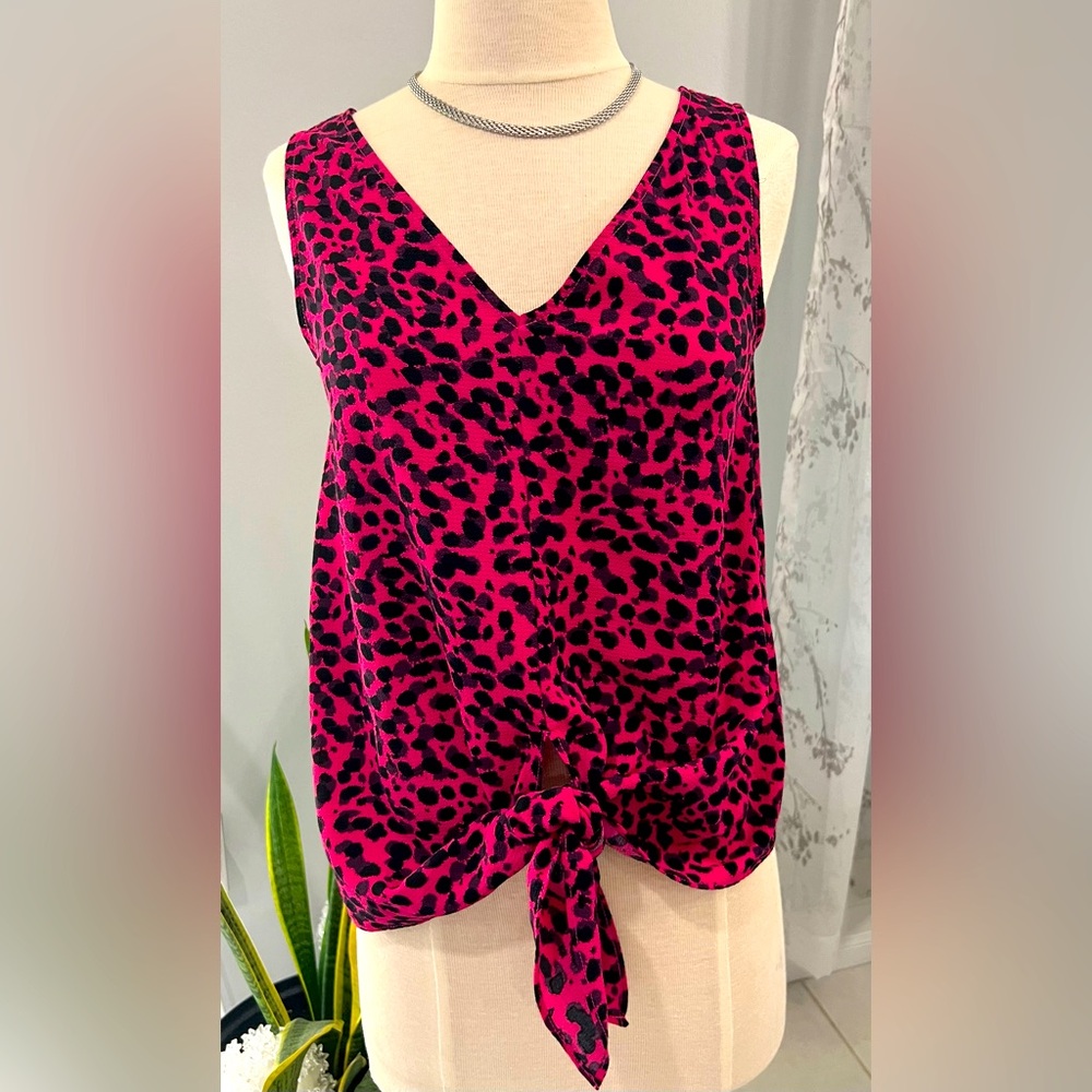 Rachel Roy red and black sleeveless front tie top